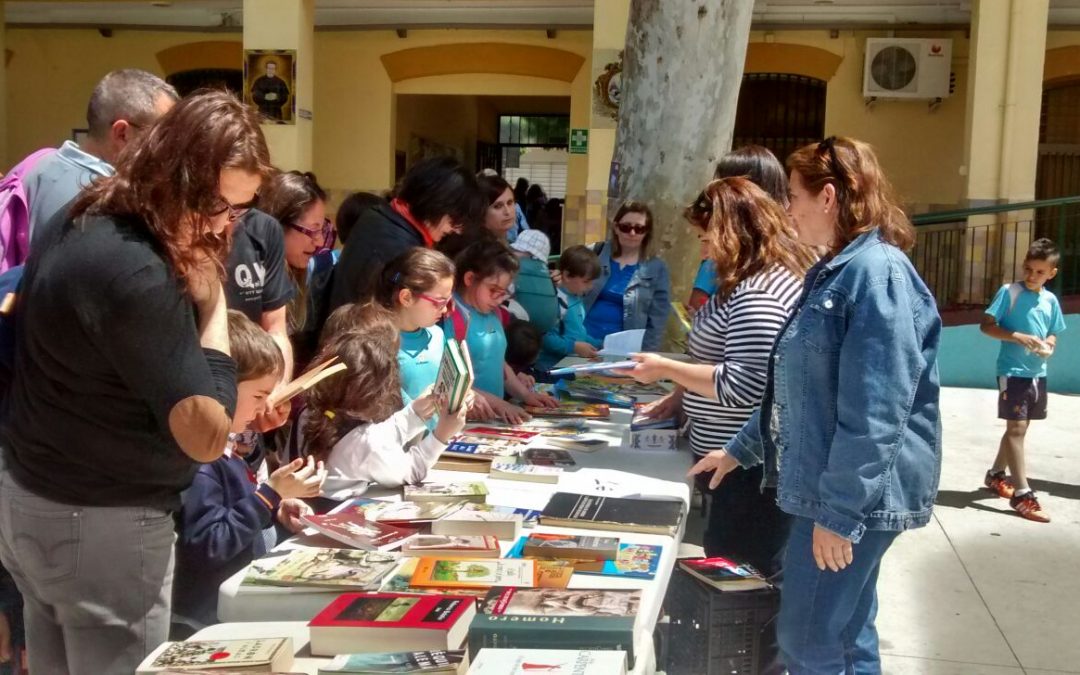 Mercadillo solidario del libro en el Colegio Salesiano “San Bartolomé”