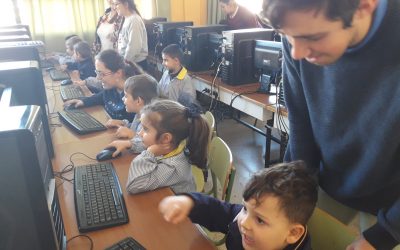 Educación Infantil, 4 años, visita el Aula de Informática