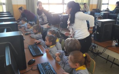 Educación Infantil, 4 años, visita el Aula de Informática