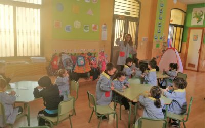 Los alumnos/as de educación infantil disfrutan de las actividades en inglés