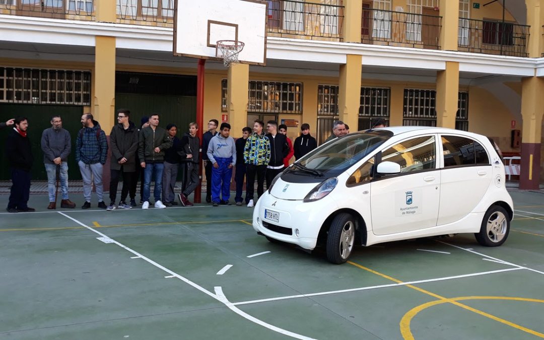 Salesianos Málaga se sube al futuro de la movilidad eléctrica
